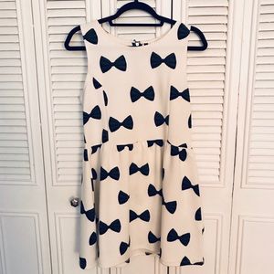 H&M Bow Print Skater Dress